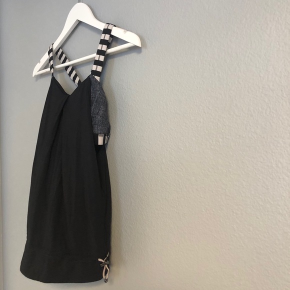 Lululemon black Tank Top with Striped straps SZ 2 - Picture 6 of 11